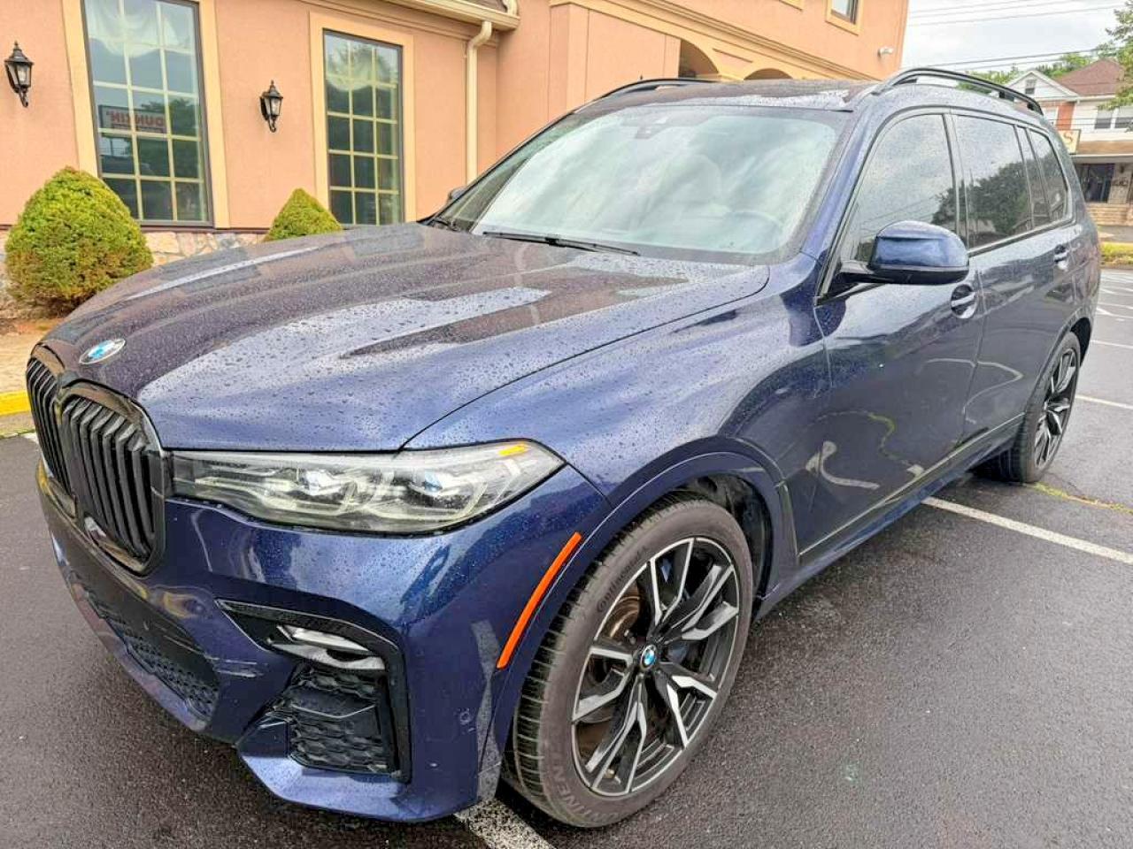 2022 BMW X7 xDrive40I - zdjęcie główne