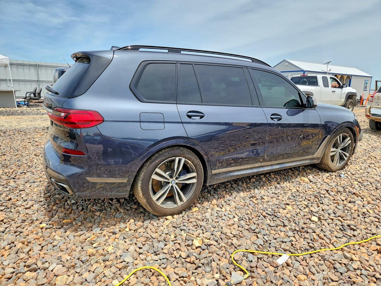 2021 BMW X7 M50I - zdjęcie 3