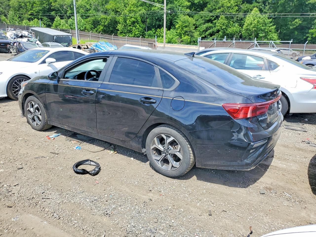 2019 Kia Forte Lxs - zdjęcie 2