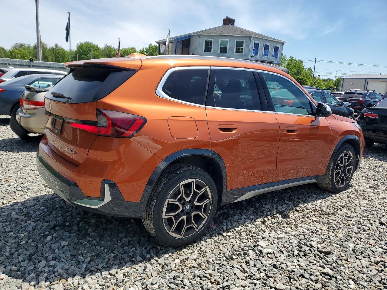 2023 BMW X1 xDrive28I - zdjęcie 3