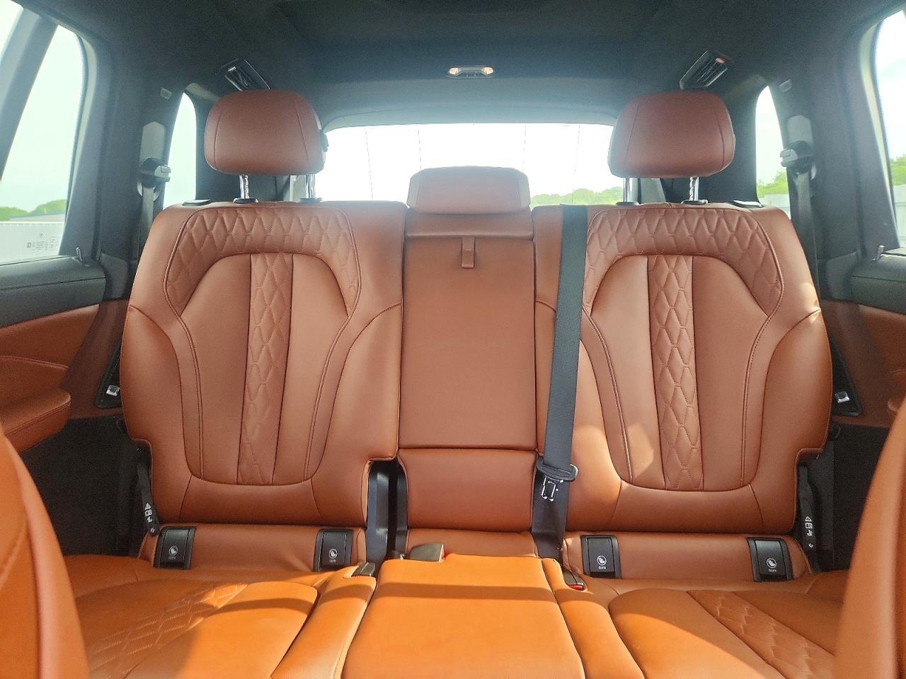 2023 BMW X7 xDrive40I - zdjęcie 10