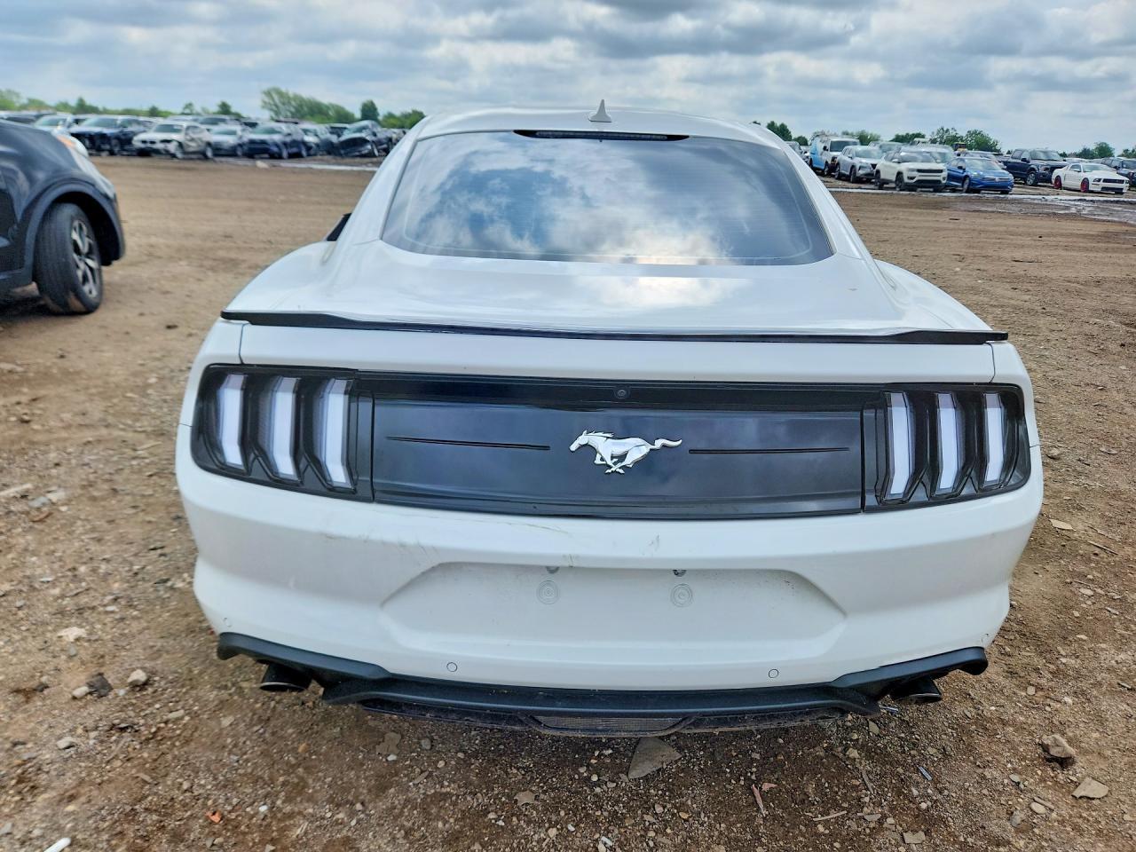 2020 Ford Mustang - zdjęcie 6