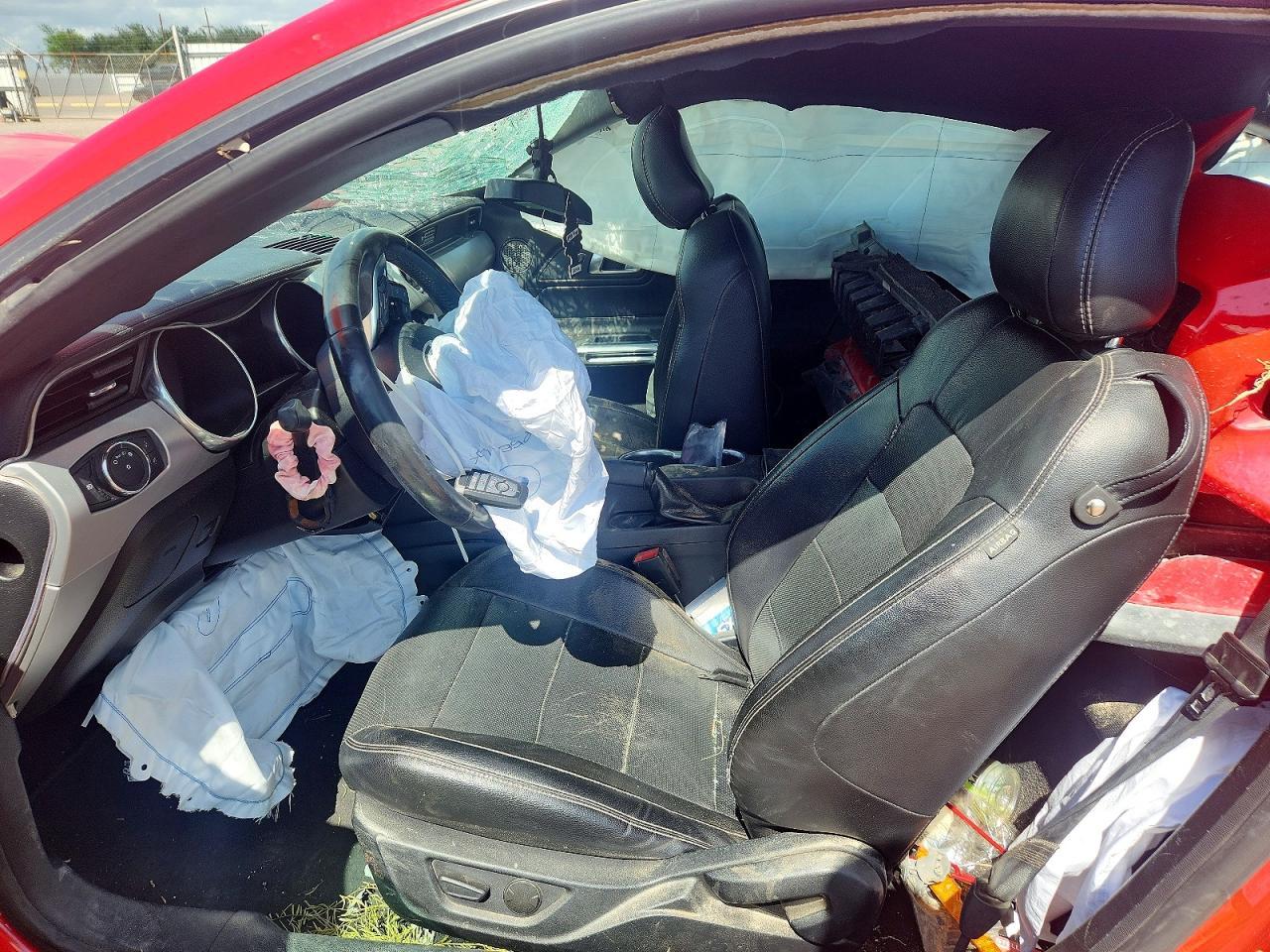 2020 Ford Mustang - zdjęcie 7