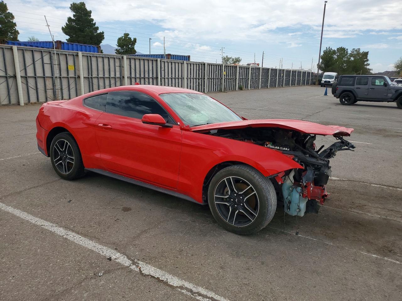 2020 Ford Mustang - zdjęcie 4
