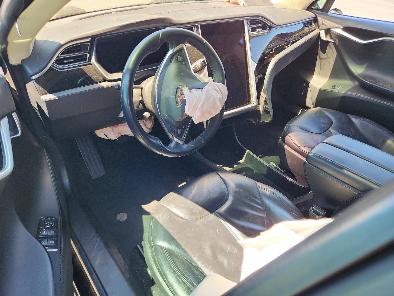 2014 Tesla Model S - zdjęcie 8