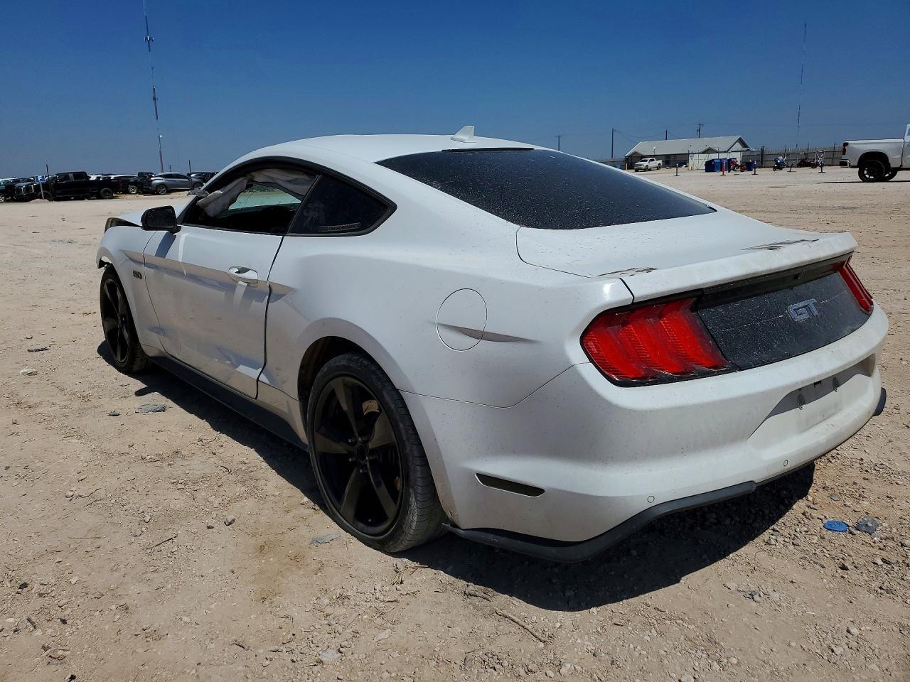 2023 Ford Mustang Gt - zdjęcie 2