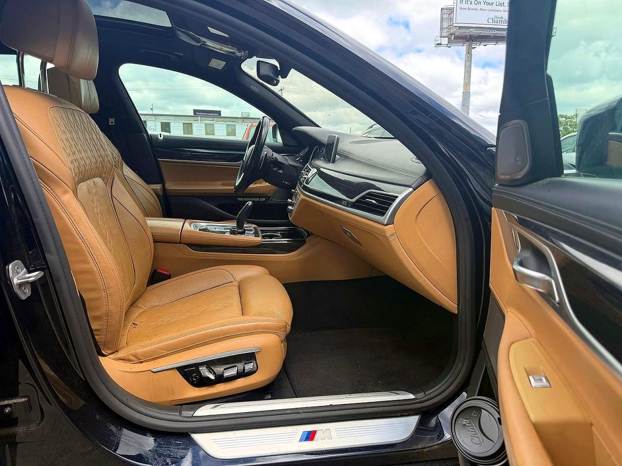 2017 BMW 750 Xi - zdjęcie 5