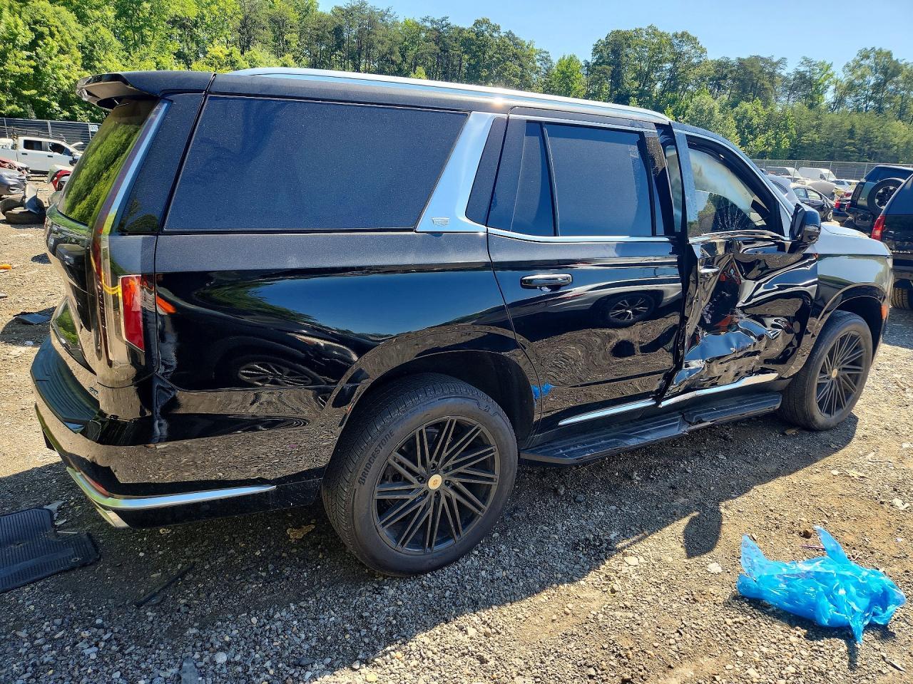 2024 Cadillac Escalade Premium Luxury - zdjęcie 3