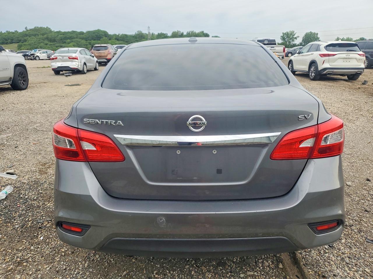2018 Nissan Sentra Sv - zdjęcie 6
