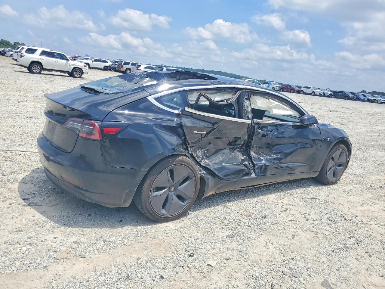2018 Tesla Model 3 - zdjęcie 3