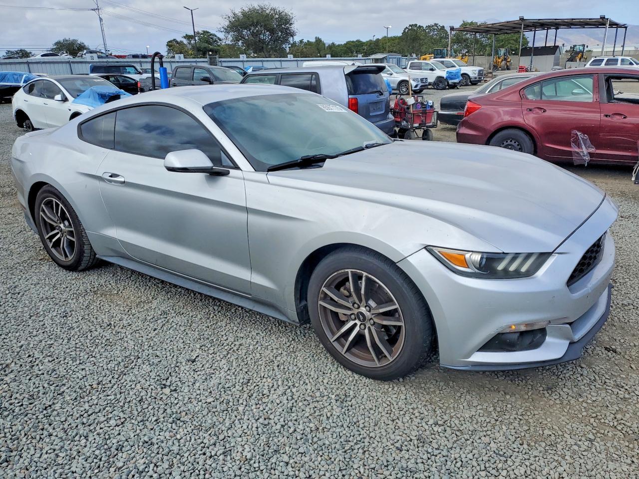 2017 Ford Mustang - zdjęcie 4
