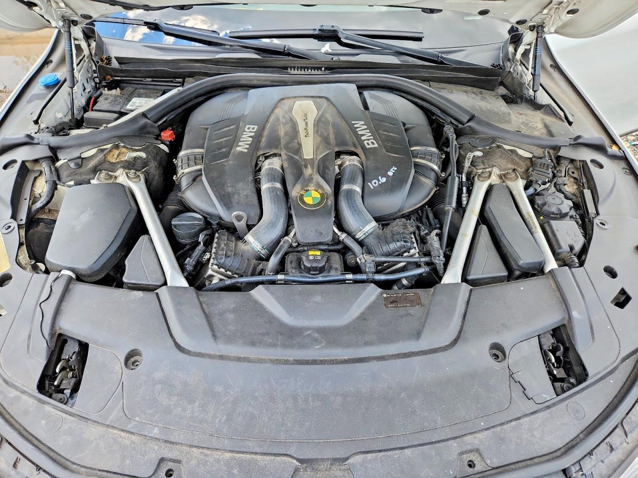 2018 BMW 750 I - zdjęcie 11