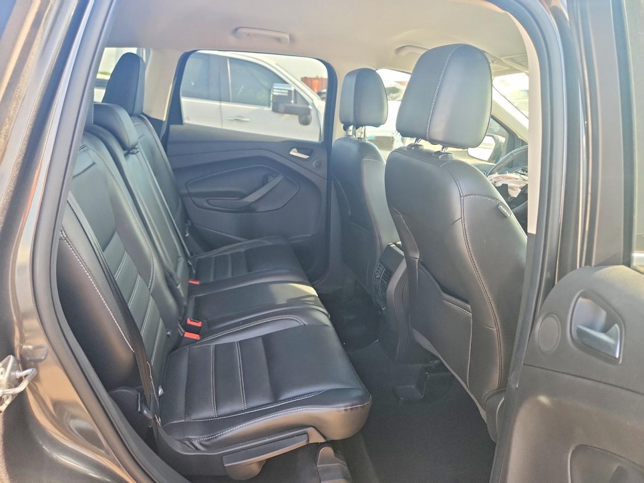 2017 Ford Escape Titanium - zdjęcie 10