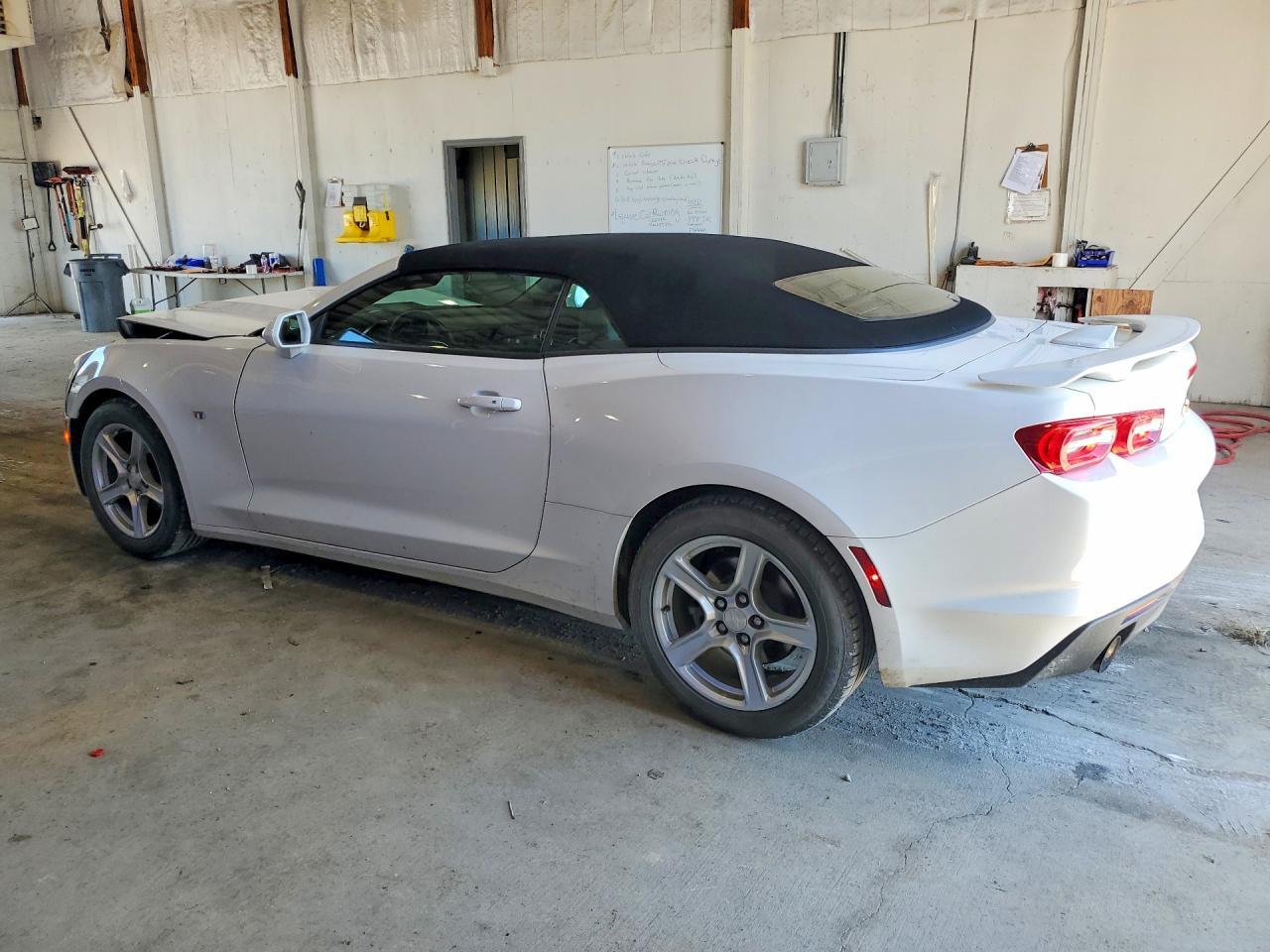 2023 Chevrolet Camaro Ls - zdjęcie 2
