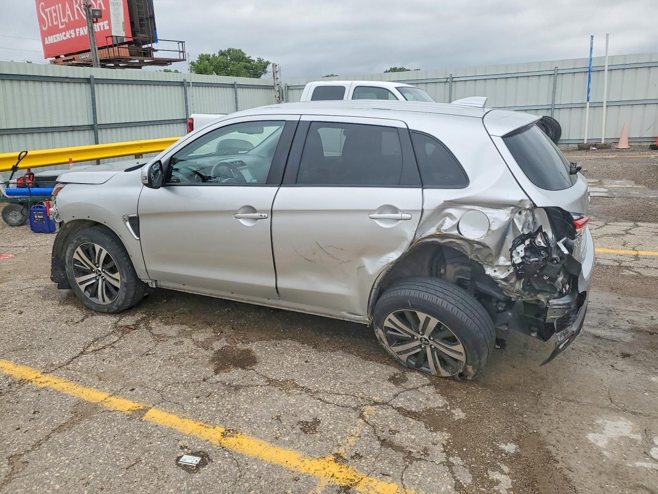 2020 Mitsubishi Outlander Sport Se - zdjęcie 2