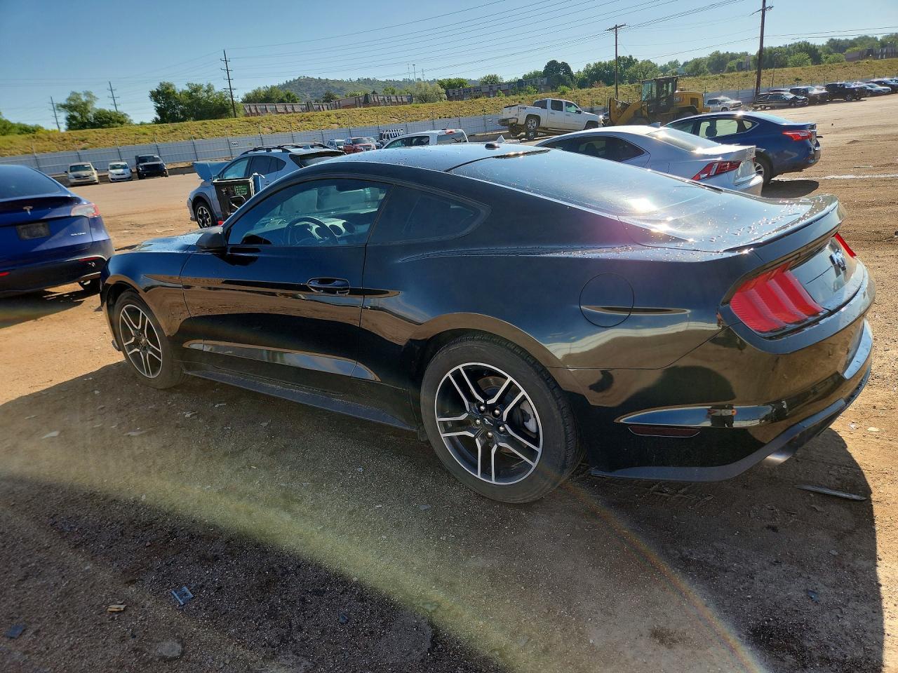 2020 Ford Mustang - zdjęcie 2