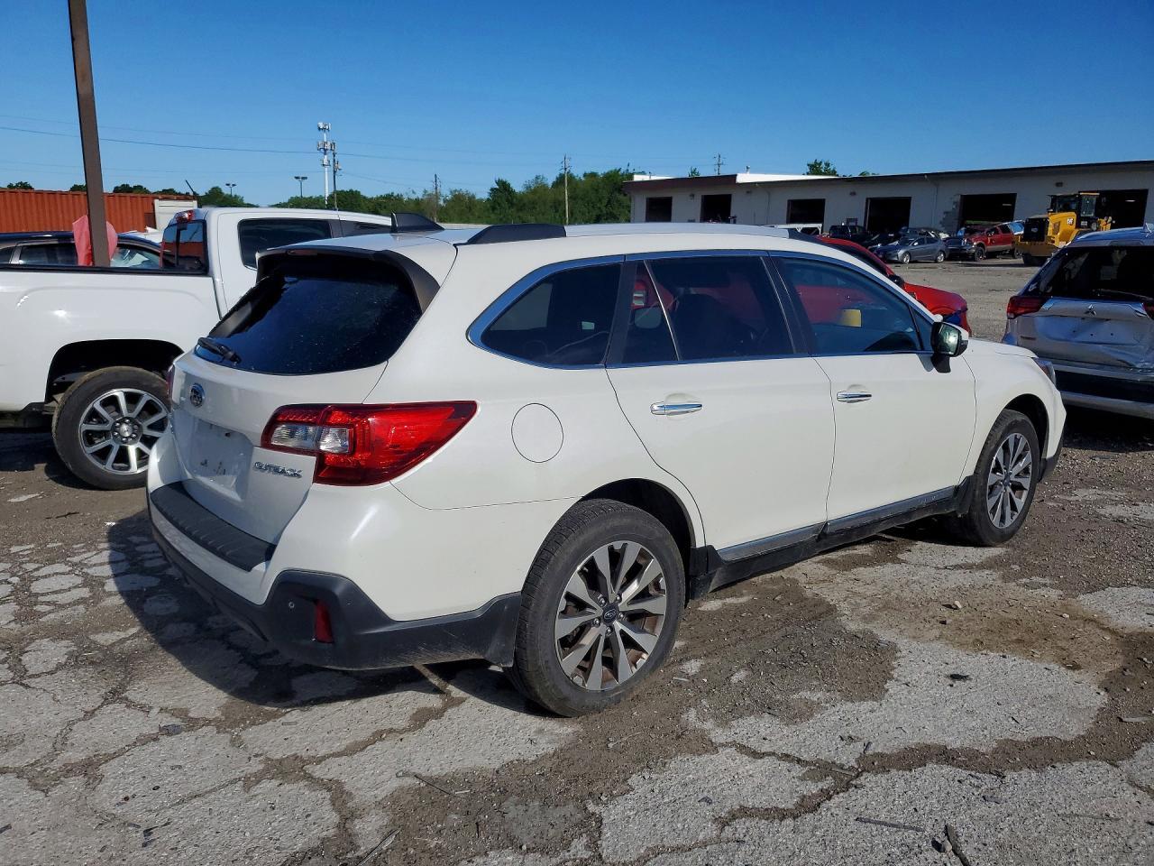 2018 Subaru Outback Touring - zdjęcie 3