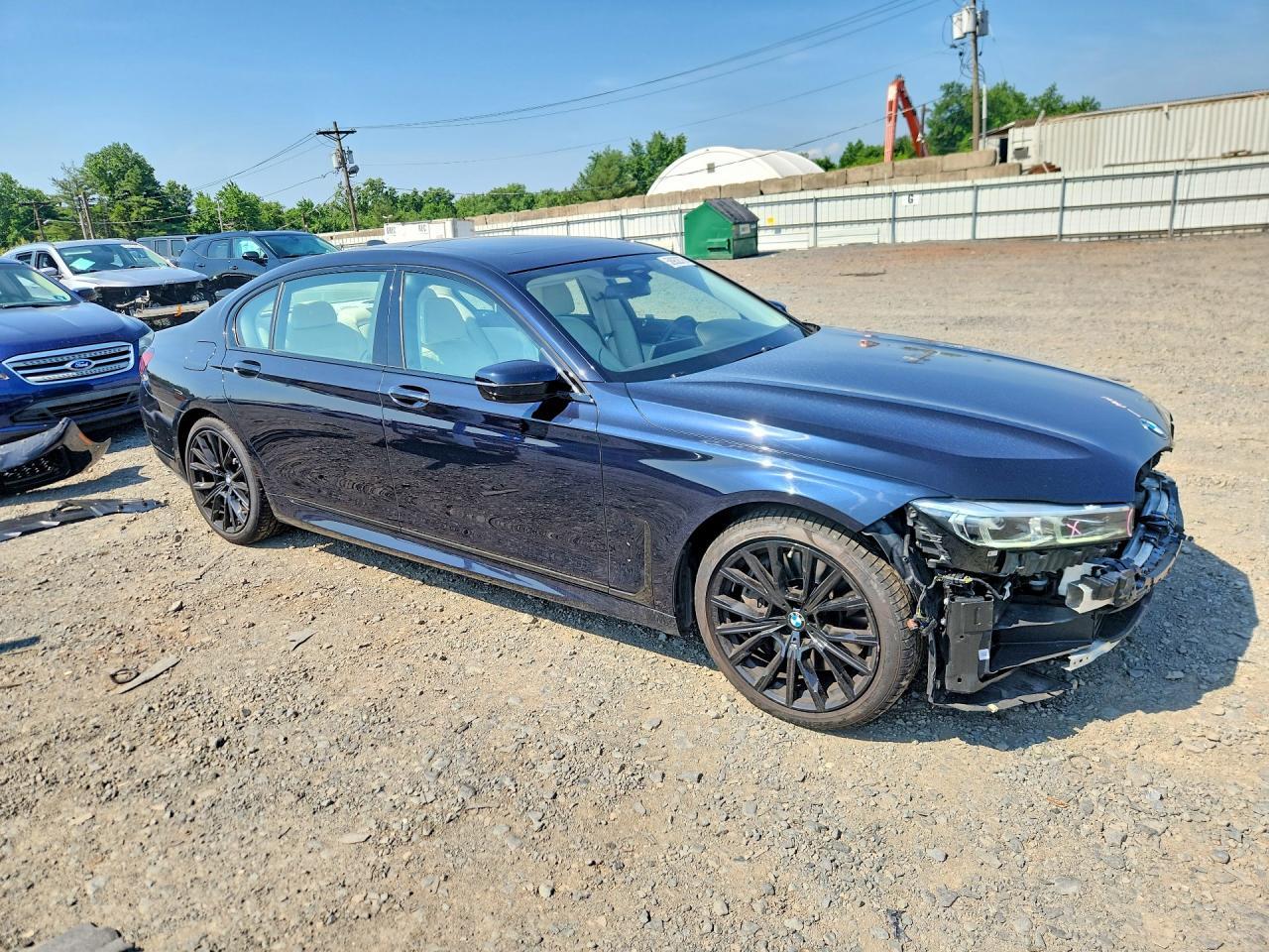 2021 BMW Seria 7 750i - zdjęcie 4