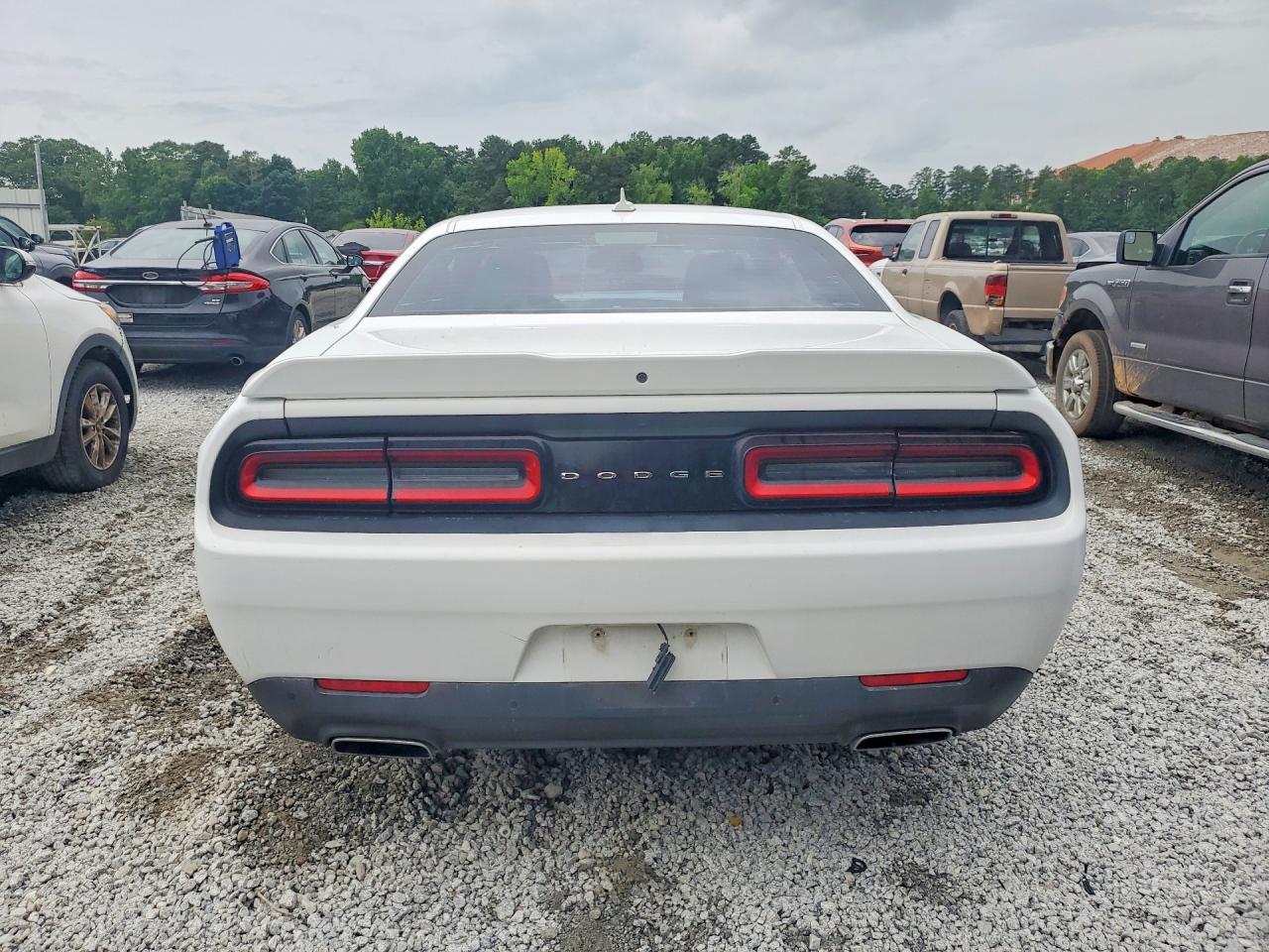 2016 Dodge Challenger Sxt - zdjęcie 6