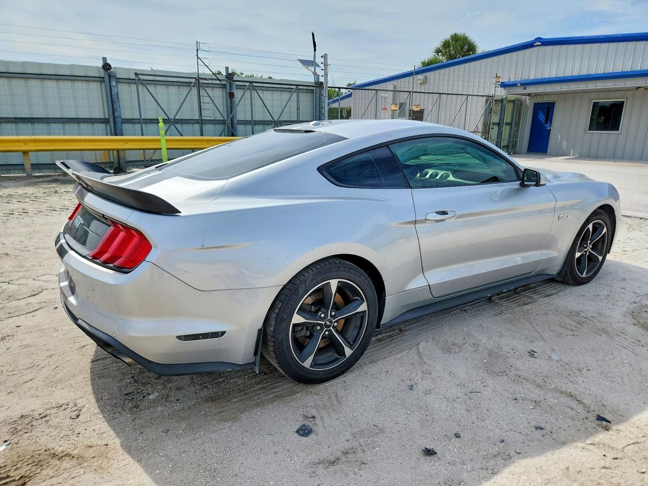 2019 Ford Mustang Gt - zdjęcie 3