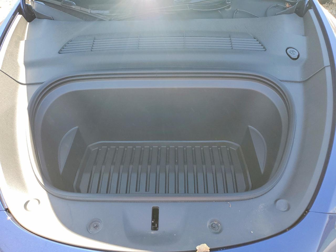 2025 Tesla Model Y - zdjęcie 12