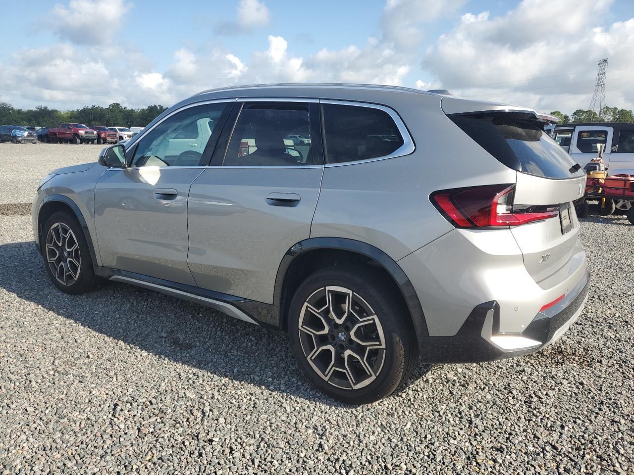 2025 BMW X1 xDrive28I - zdjęcie 2