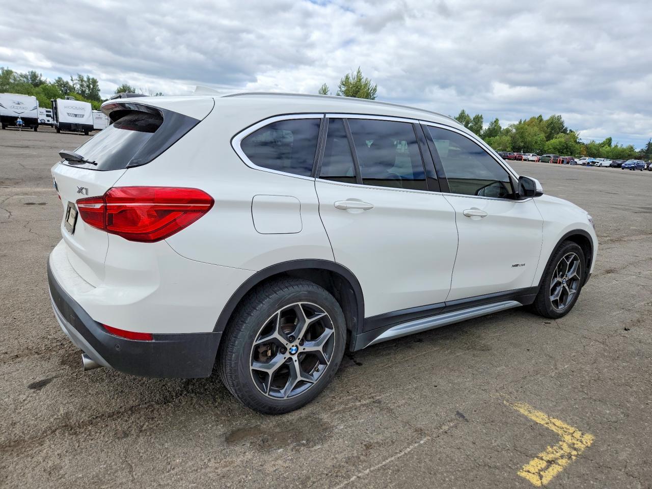 2016 BMW X1 xDrive28I - zdjęcie 3