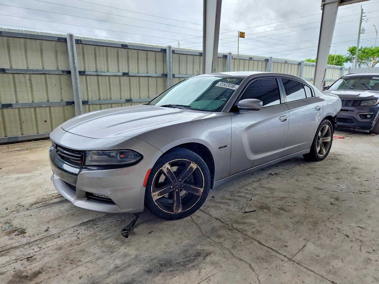 2017 Dodge Charger R - zdjęcie główne