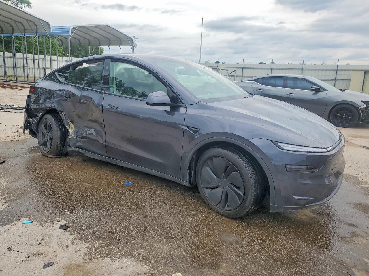 2026 Tesla Model Y - zdjęcie 4