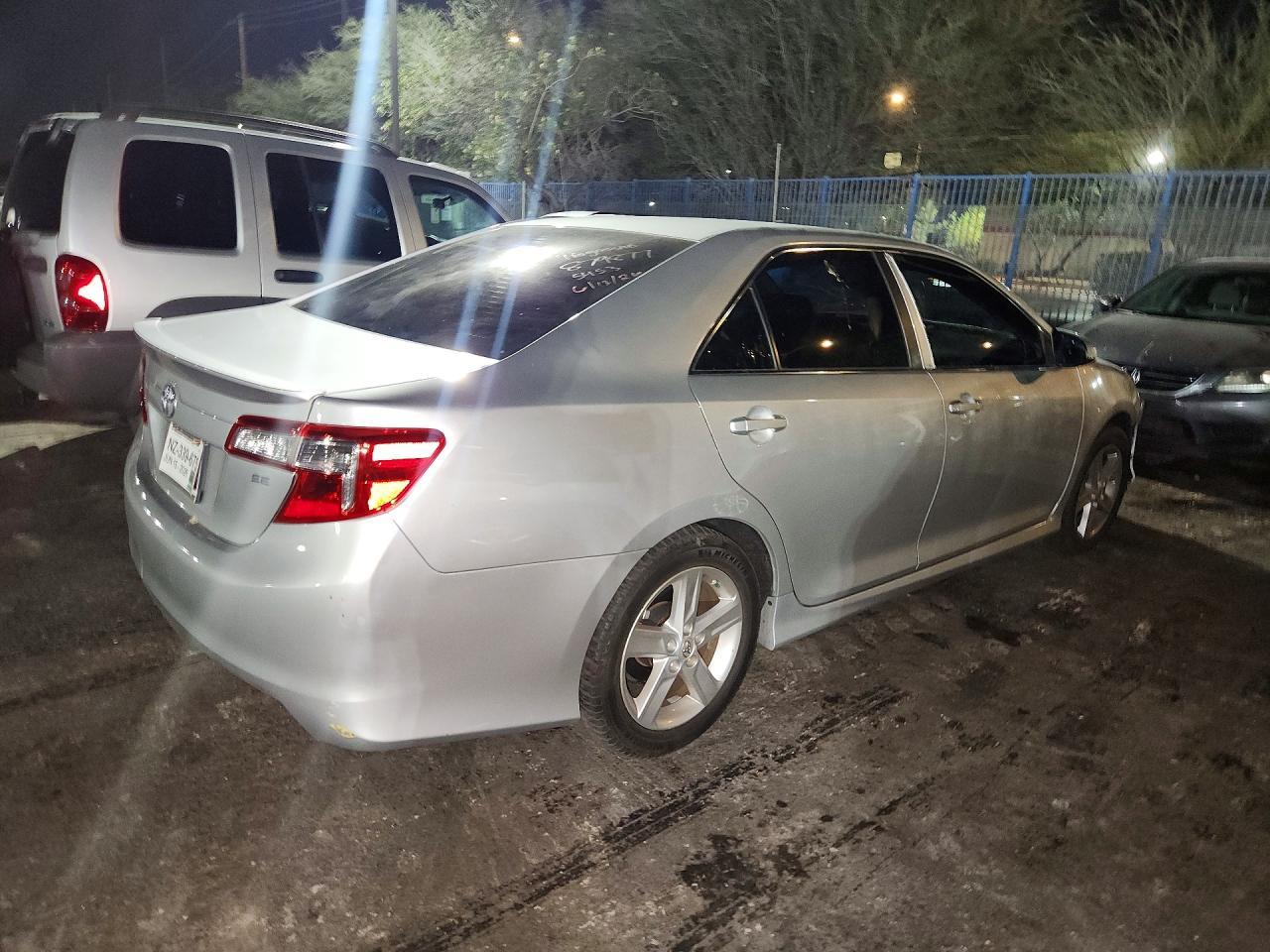 2014 Toyota Camry Se - zdjęcie 3