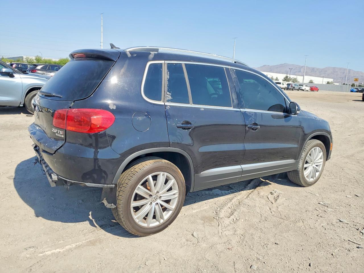 2015 Volkswagen Tiguan S - zdjęcie 3