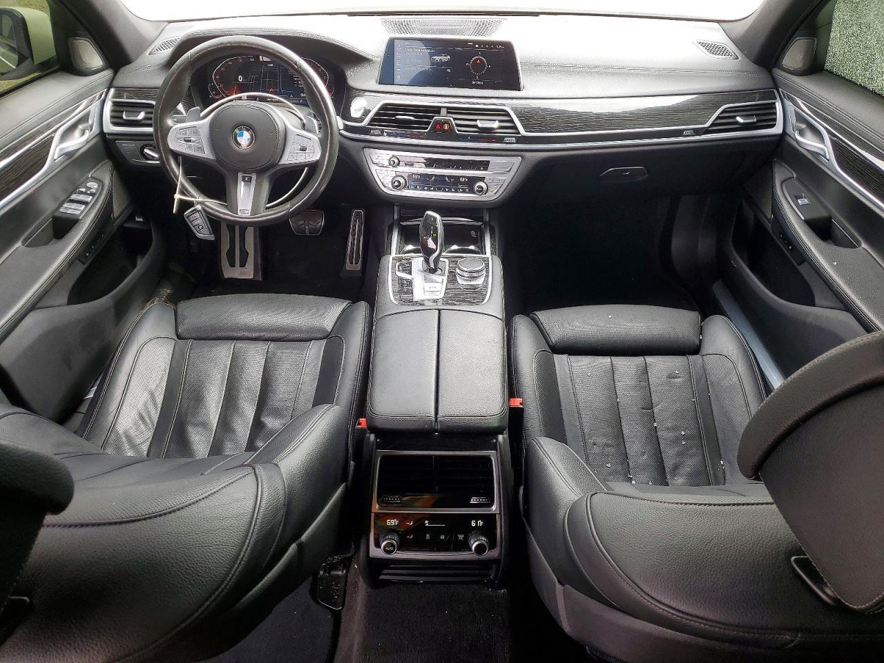 2021 BMW 740 I - zdjęcie 8