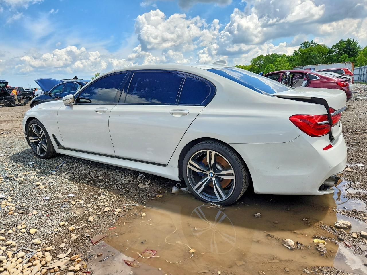 2018 BMW 750 I - zdjęcie 2
