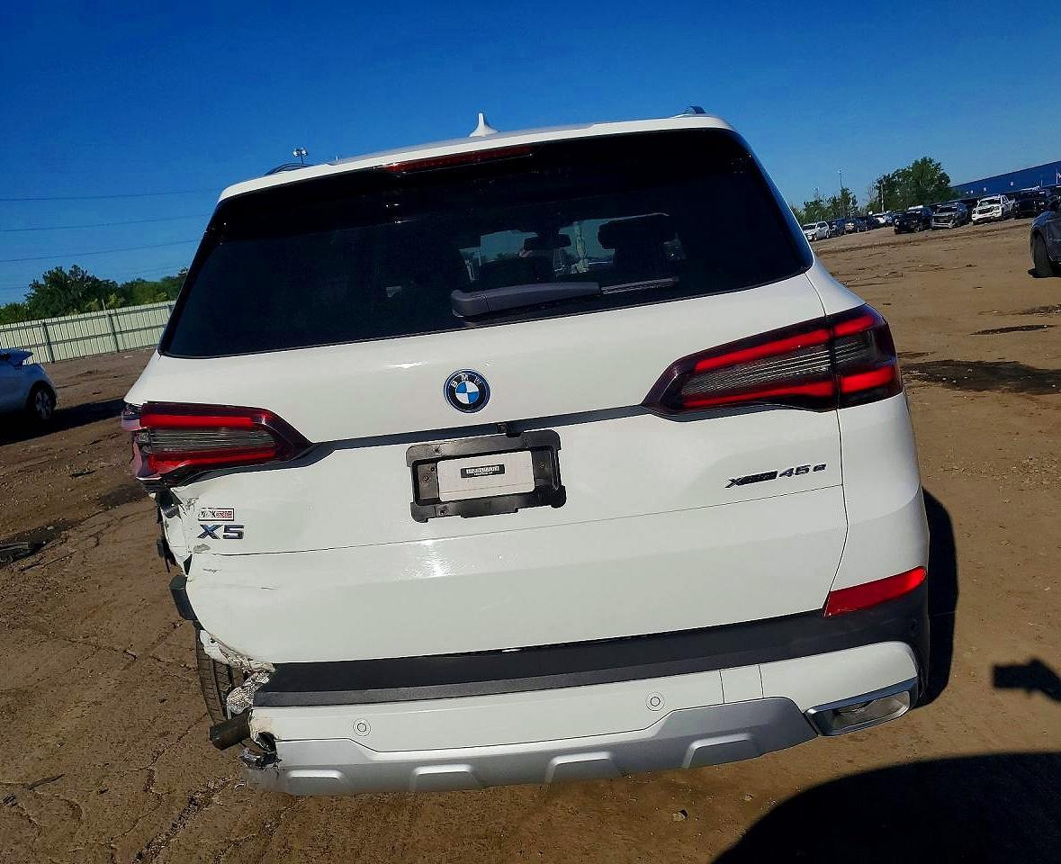 2023 BMW X5 xDrive45E - zdjęcie 6