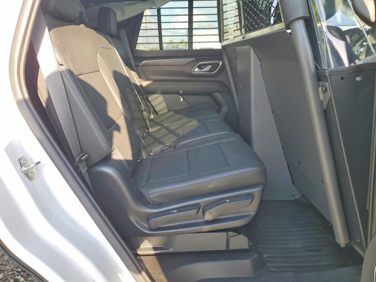 2021 Chevrolet Tahoe C1500 - zdjęcie 11