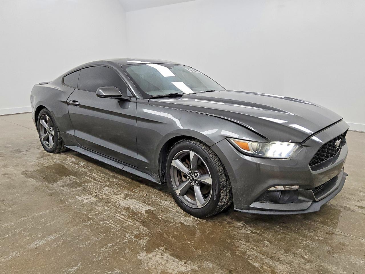 2016 Ford Mustang - zdjęcie 4