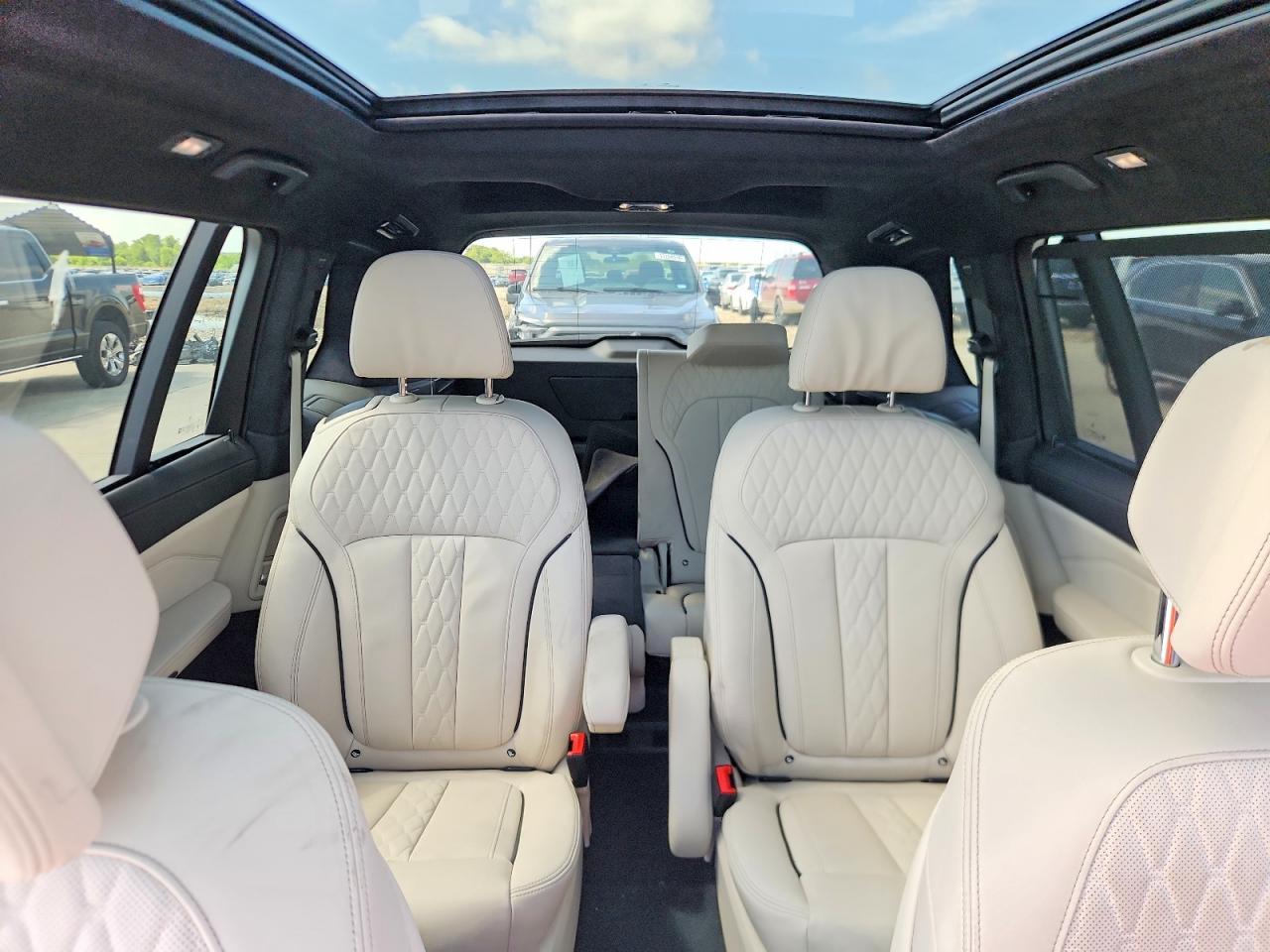2020 BMW X7 xDrive40I - zdjęcie 10