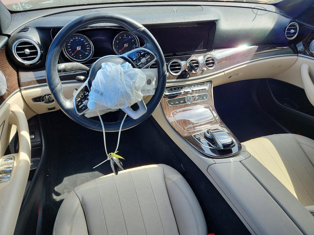 2019 Mercedes-Benz E 300 - zdjęcie 8
