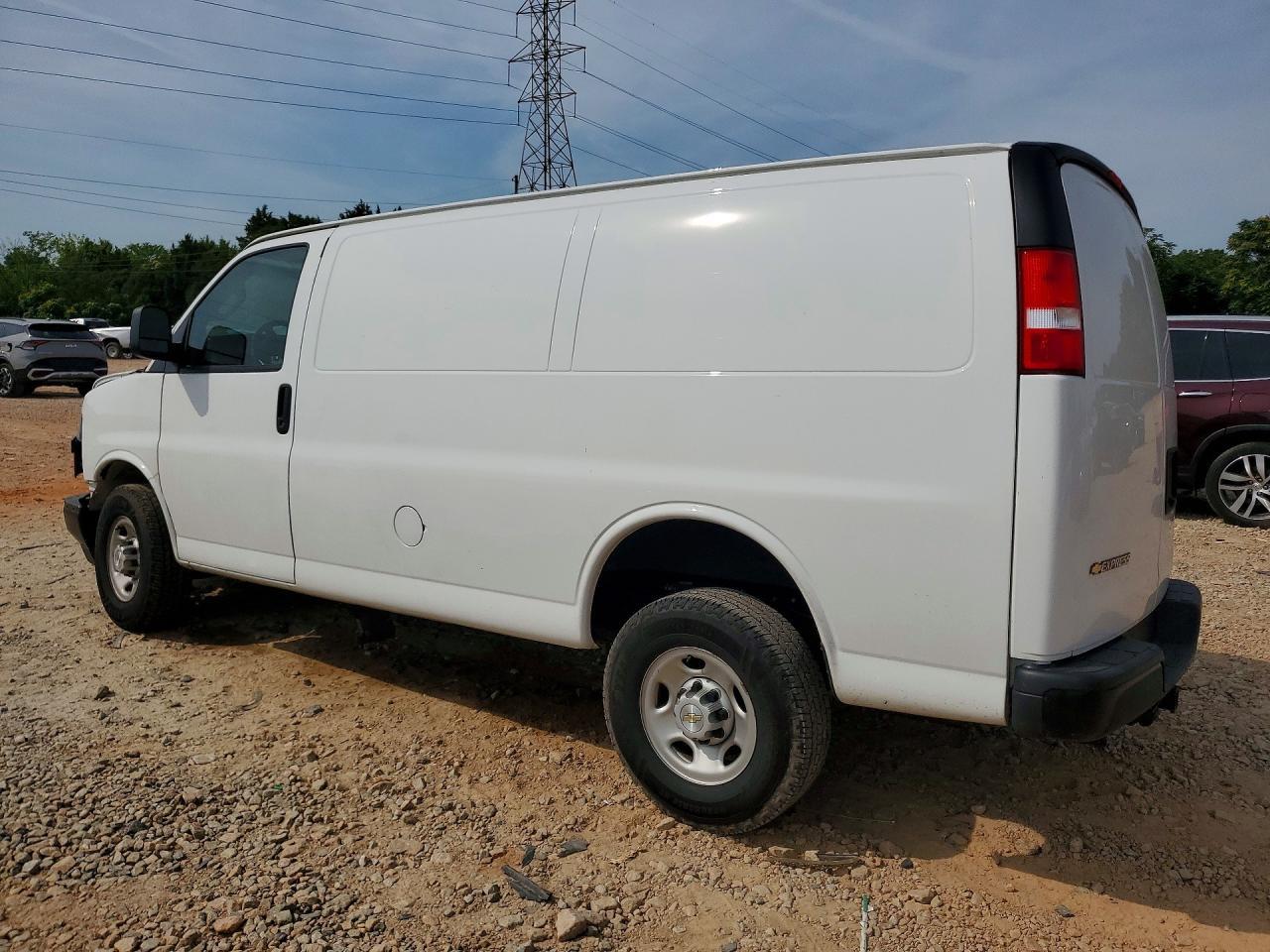2023 Chevrolet Express G2500 - zdjęcie 2