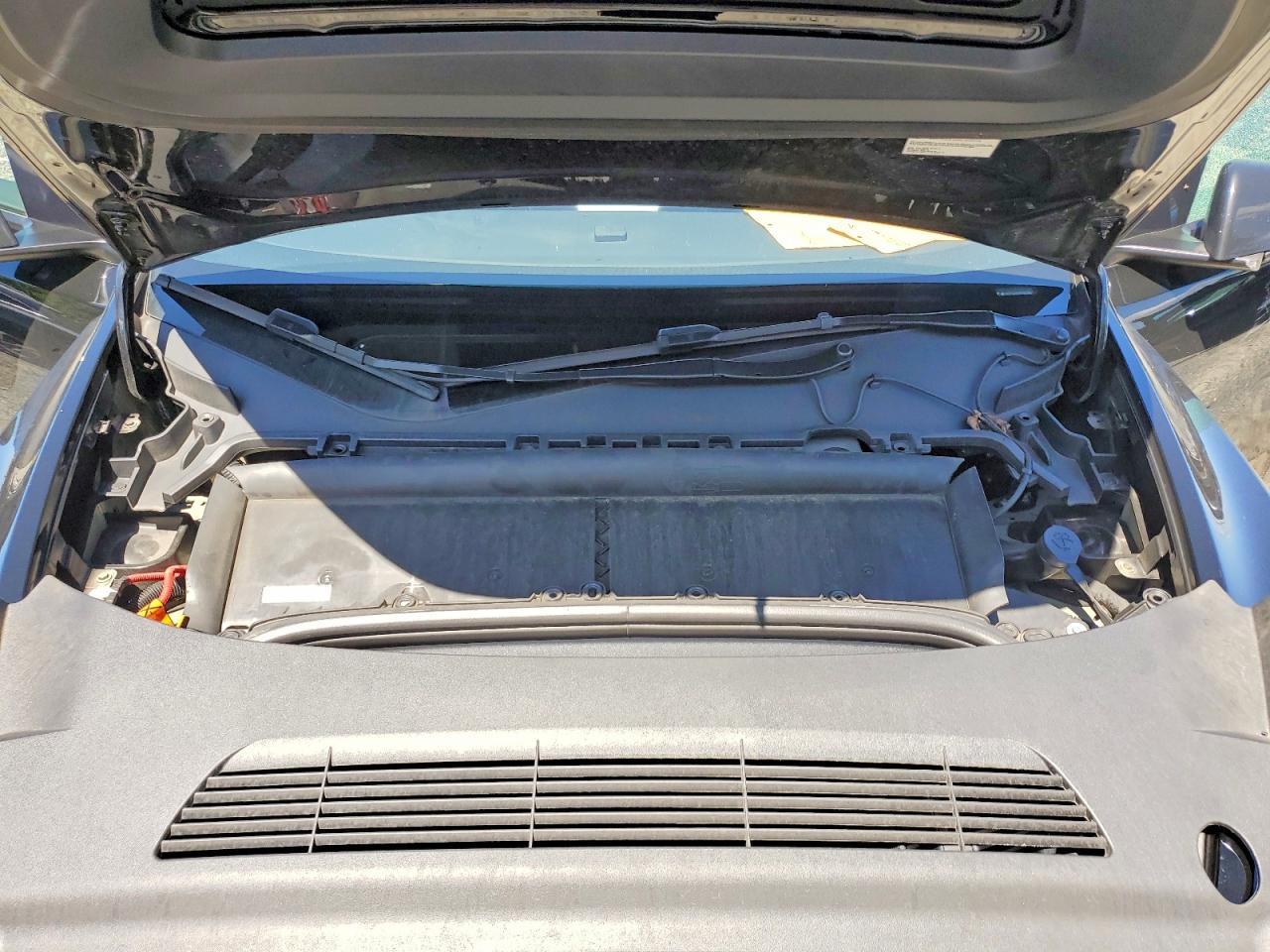 2024 Tesla Model Y - zdjęcie 12