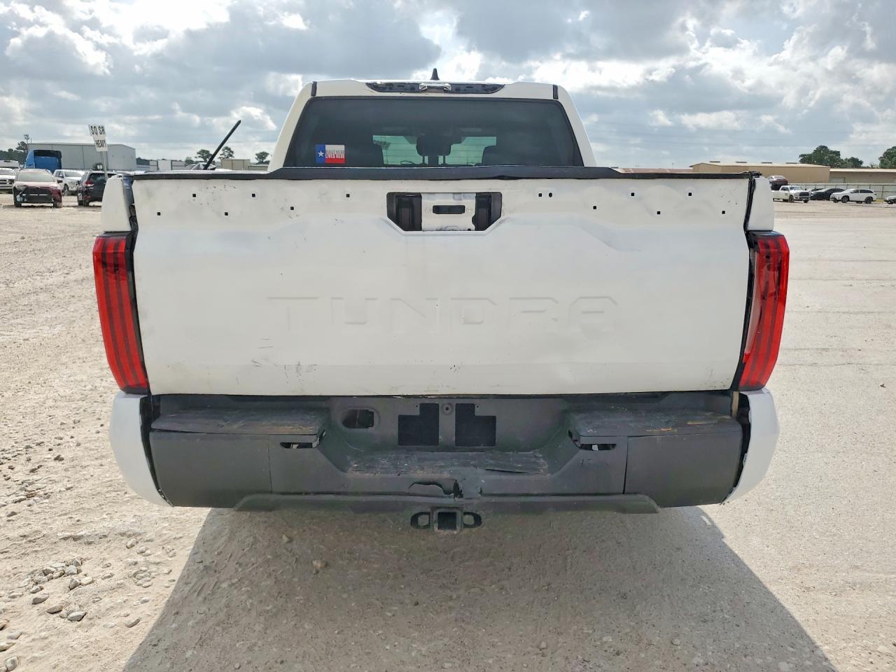 2022 Toyota Tundra Sr5 - zdjęcie 6