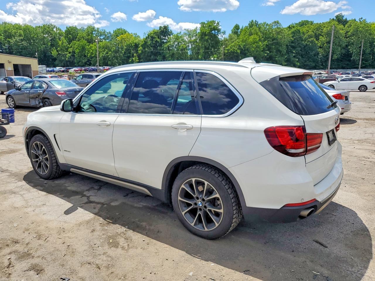 2017 BMW X5 xDrive35I - zdjęcie 2