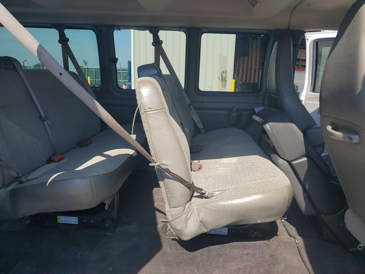 2020 Chevrolet Express G3500 Lt - zdjęcie 11