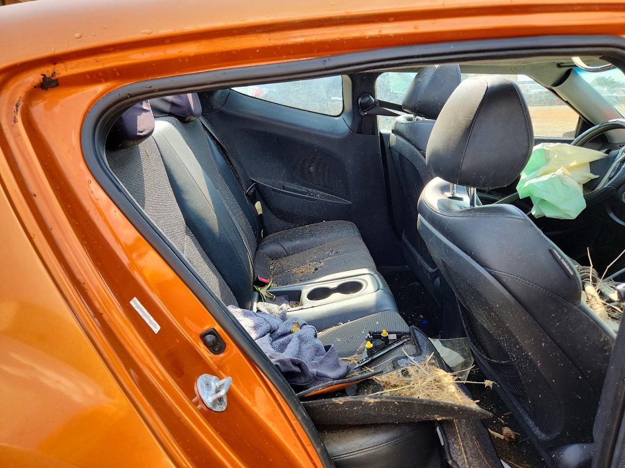 2013 Hyundai Veloster Base - zdjęcie 10