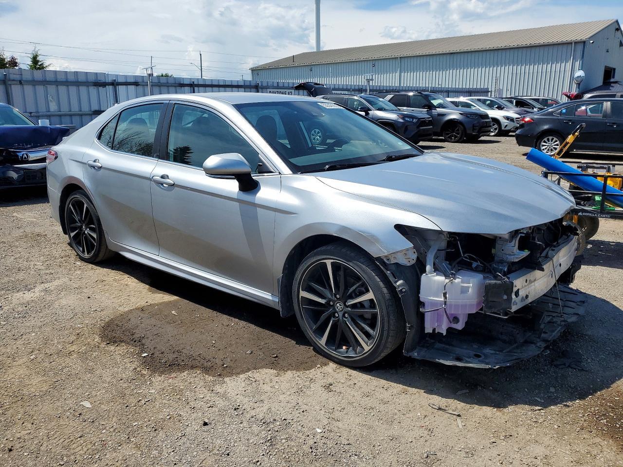 2022 Toyota Camry Se - zdjęcie 4