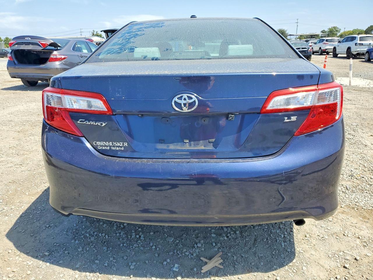 2014 Toyota Camry Le - zdjęcie 6