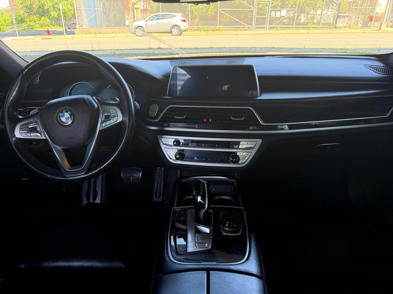 2019 BMW 750I xDrive - zdjęcie 7