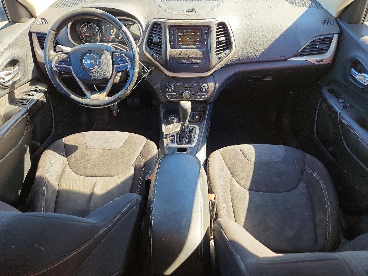 2015 Jeep Cherokee Latitude - zdjęcie 8