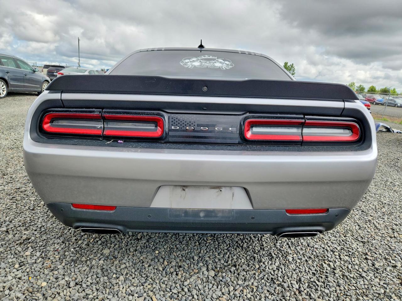 2016 Dodge Challenger R - zdjęcie 6