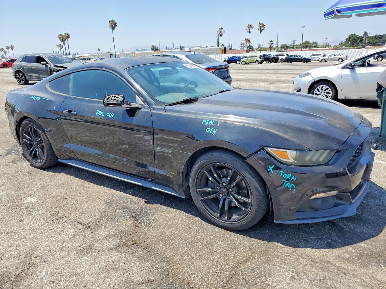 2016 Ford Mustang - zdjęcie 4